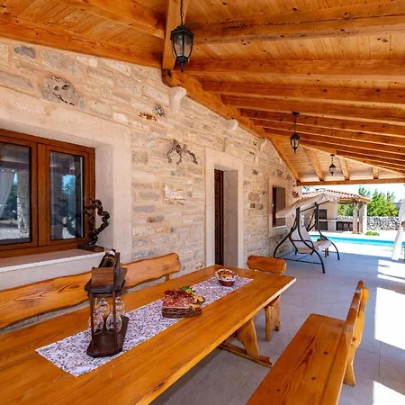 Poolincluded Malou Tatil Evi