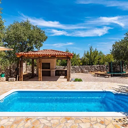 Poolincluded Malou Tatil Evi Stankovci (Zadar)