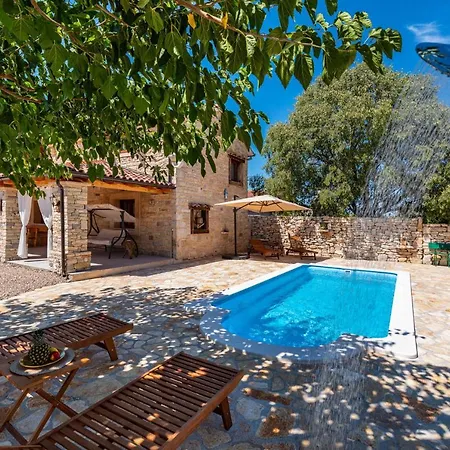 Poolincluded Malou Tatil Evi Stankovci (Zadar)